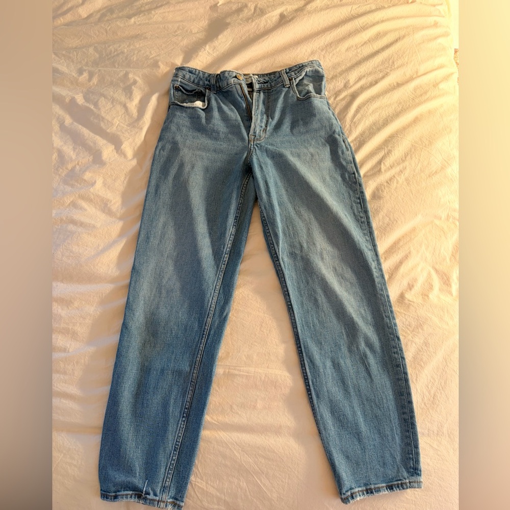 Abercrombie The Mom High Rise Jeans size 4